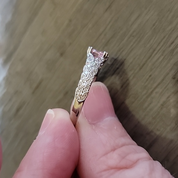 NWOT Faux Pink Diamond & Silver Ring - Picture 8 of 8